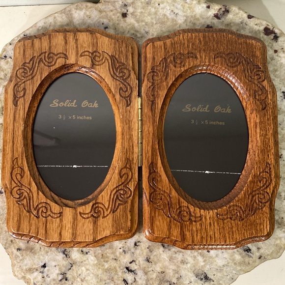 Vintage Solid Oak Wooden Engraved Standing Double Oval Picture Frame 3.5x5 - Picture 3 of 11